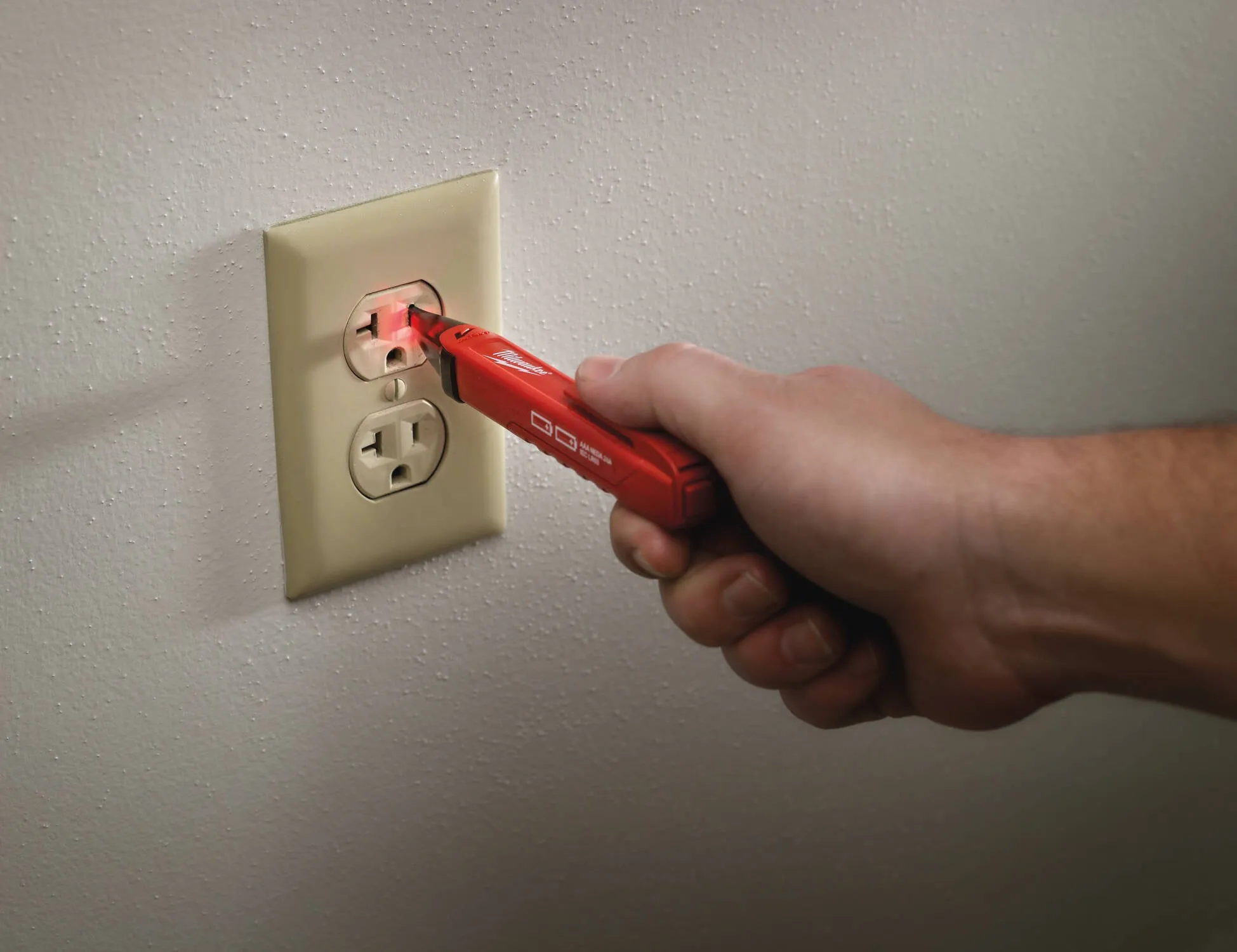 MILWAUKEE 220040 VOLTAGEDETECTOR